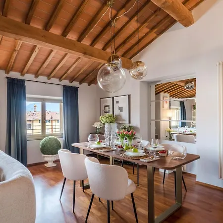 De Nobili Penthouse With Elevator In Appartement Lucca
